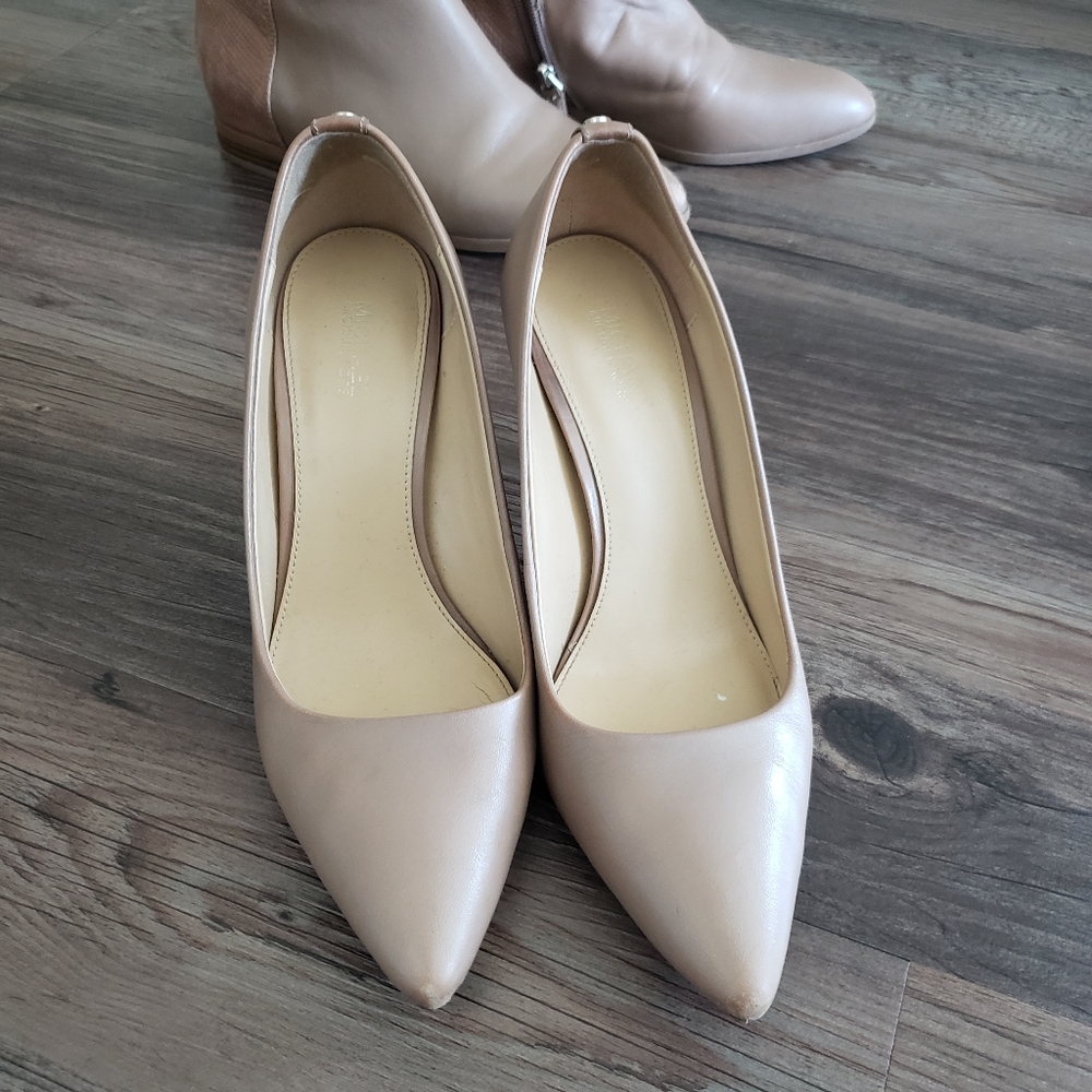 Nude Leather Pump